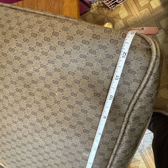 Gucci Brown Monogram travel bag - Picture 14 of 16